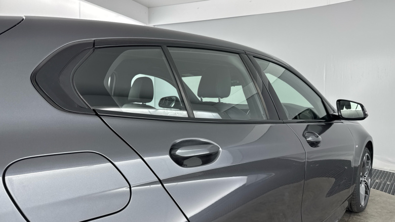 BMW 1 Series 118i M Sport 5dr Step Auto Petrol Hatchback